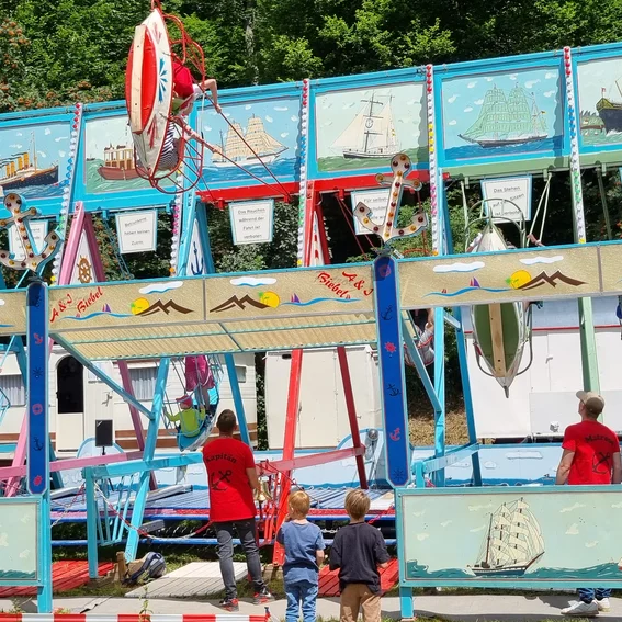 31-Schiffschaukel.jpg