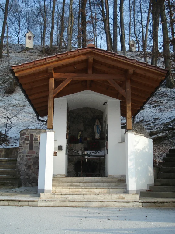 Lourdesgrotte_Hohl.jpg